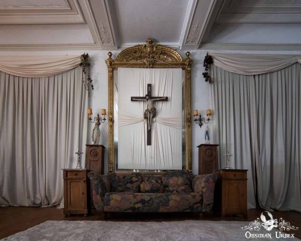 Hunters Hotel Germany Sofa and Cross