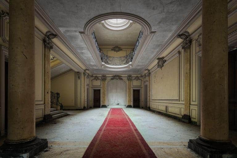 Chateau Lumiere France Castle of Light Featured Image