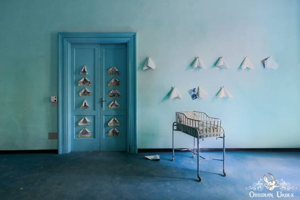 Manicomio di VG Italy Baby Bot in Maternity Ward