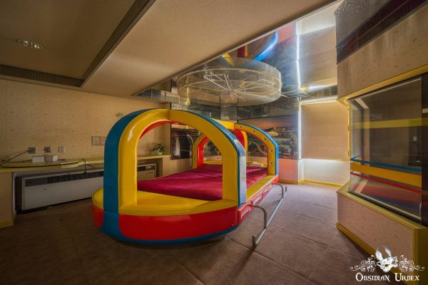 Spaceship Love Hotel Japan Haikyo Aiport Theme Room