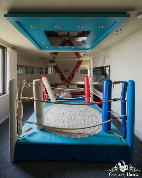 Spaceship Love Hotel Japan Haikyo Boxing Ring Theme Sports Room