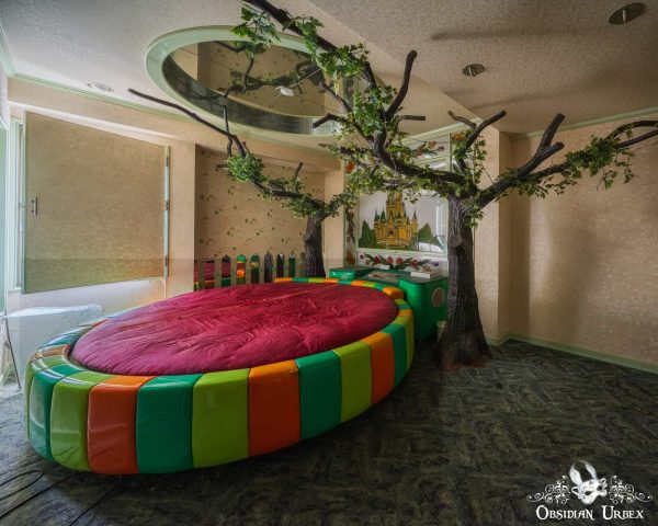 Spaceship Love Hotel Japan Haikyo Disney Jungle Castle Bed