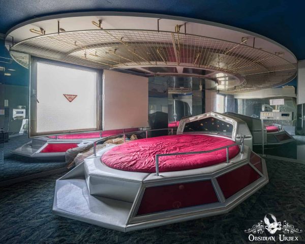 Spaceship Love Hotel Japan Haikyo UFO Alien Rotating Bed