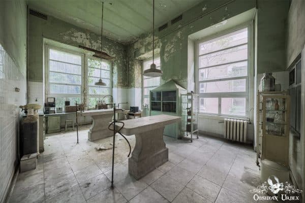 Medical Research Institute Portugal Olive Green Mortuary With Marble Slabs