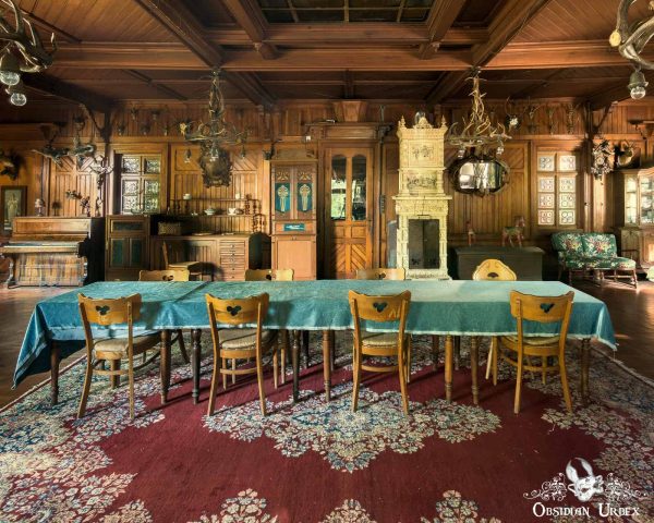 Hunters Hotel Germany Rustic Dining Room With Furniture And Taxidermy