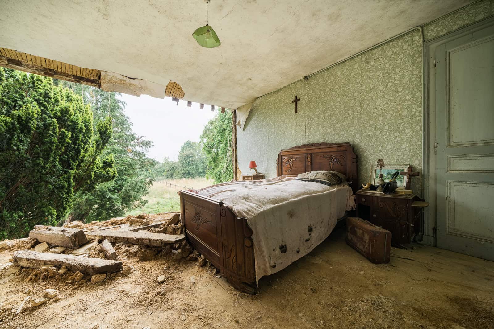 Polly Pocket House / La Maison Sans Façade, France