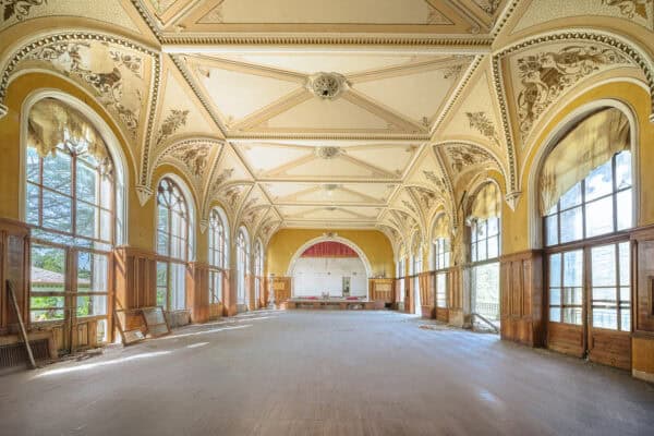 Sanatorium Meshakhte Shakhtiori Tskaltubo Georgia Featured Image 01